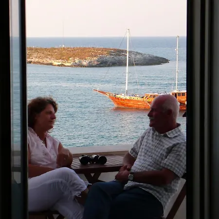 Rocca Sul Mare * فيستَ